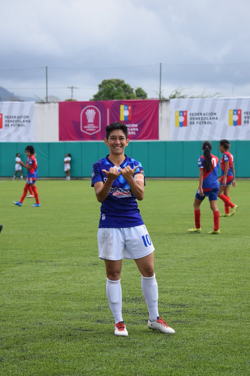 LigaFUTVEFem's tweet photo. La histórica Andrea "Zurda" Pérez adelanta a su equipo 

Hermanos Páez 0-1 @ULAFCOFICIAL 

Final Copa Venezuela 

#EsMomemtoDeEllas💜 https://t.co/mCdJ2o7YWj