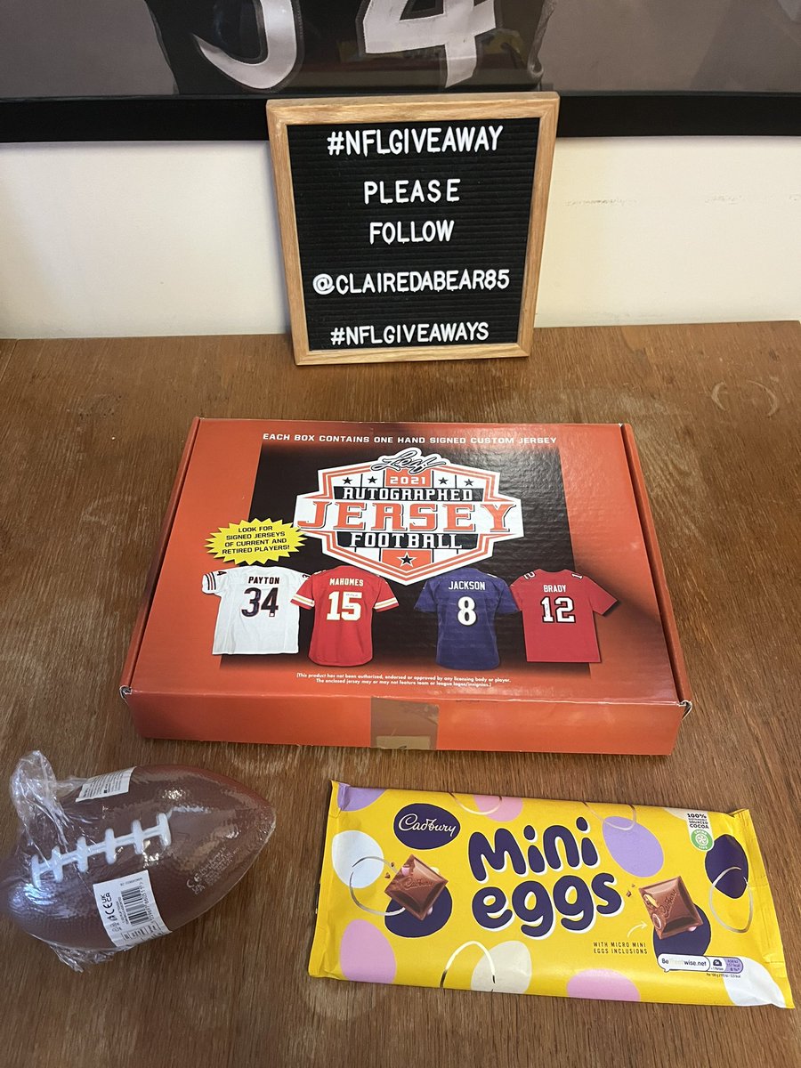 clairedabear85's tweet image. #Easter #AprilFoolsDay #NFLGIVEAWAY For a chance 2 #win this #prize including a #Mystery #SIGNED jersey. You MUST be following @clairedabear85 &amp;amp; RT &amp;amp; like ❤️ this link. The #Giveaway will run to 14/4 &amp;amp; is open 2 ALL #NFL fans globally. (It’s a QB cough cough)