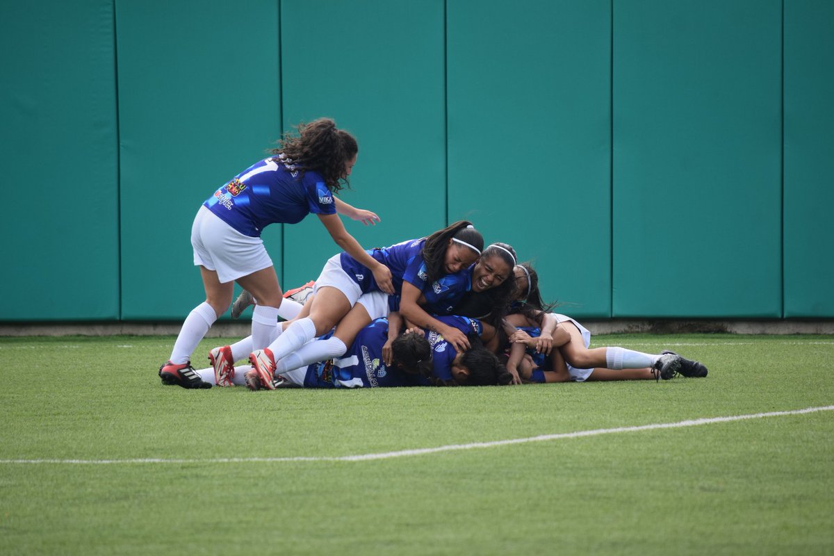 LigaFUTVEFem's tweet photo. La histórica Andrea "Zurda" Pérez adelanta a su equipo 

Hermanos Páez 0-1 @ULAFCOFICIAL 

Final Copa Venezuela 

#EsMomemtoDeEllas💜 https://t.co/mCdJ2o7YWj