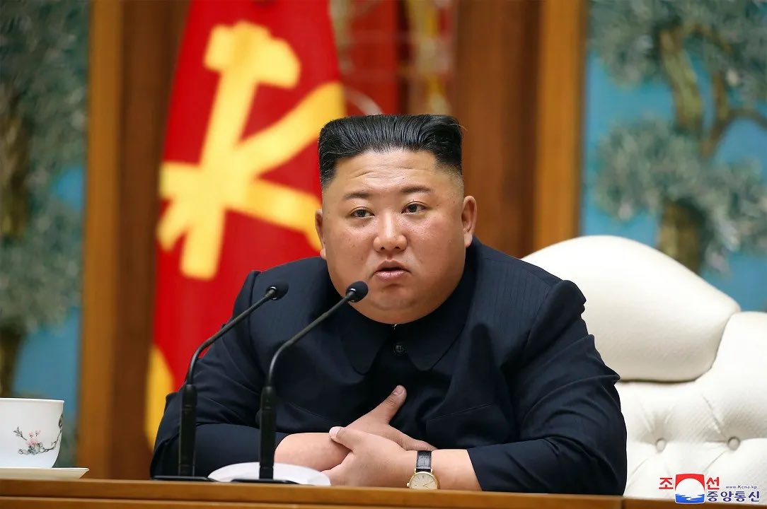 L_ThinkTank's tweet photo. [ 🇰🇵 CORÉE DU NORD | 🇫🇷 FRANCE ]

🔸 Interrogé sur la situation dans l’Hexagone, Kim Jong-un affirme que la Corée du Nord «se tiendra toujours du côté de la liberté» et «soutient le droit d'exprimer son opinion et le droit de manifester pacifiquement en France, comme ailleurs». https://t.co/vKQElaN5xa