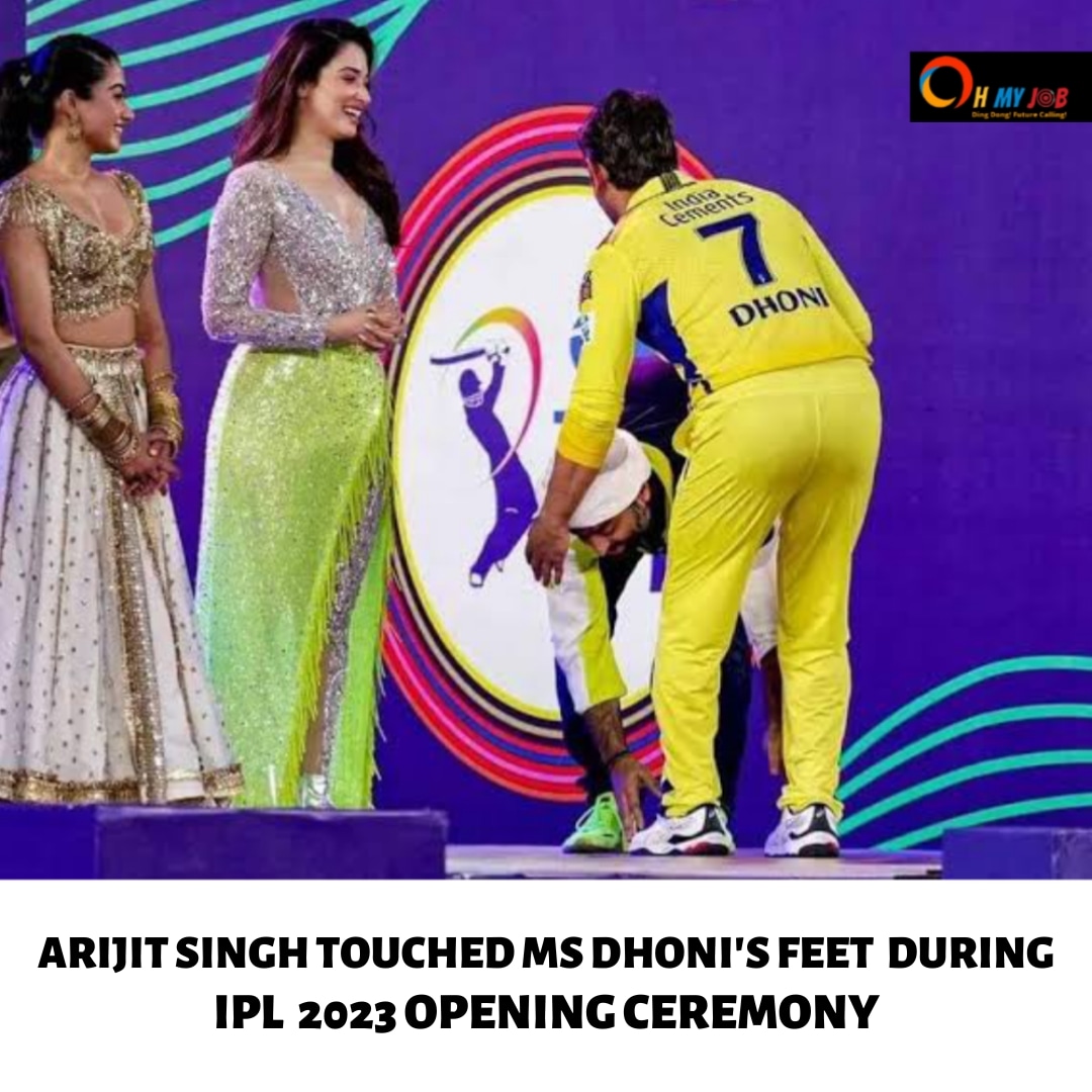 ohmyjobofficial's tweet photo. Singer #ArijitSingh touches #MSDhoni's feet during #IPL2023openingceremony
#ArijitSinghlive #iplonjiocinema #IPL2023 #GTvsCSK #jiocinema #dream11 #OhMyJob https://t.co/Ko1N3fuLJE