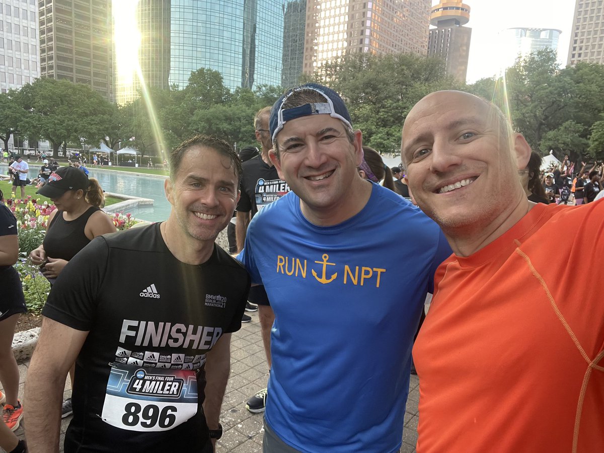 TheAndyKatz's tweet image. Hot, humid, Houston #finalfourrun @MarchMadnessMBB @MFinalFour @NCAA @westwood1sports represent @RaceTheRhode: