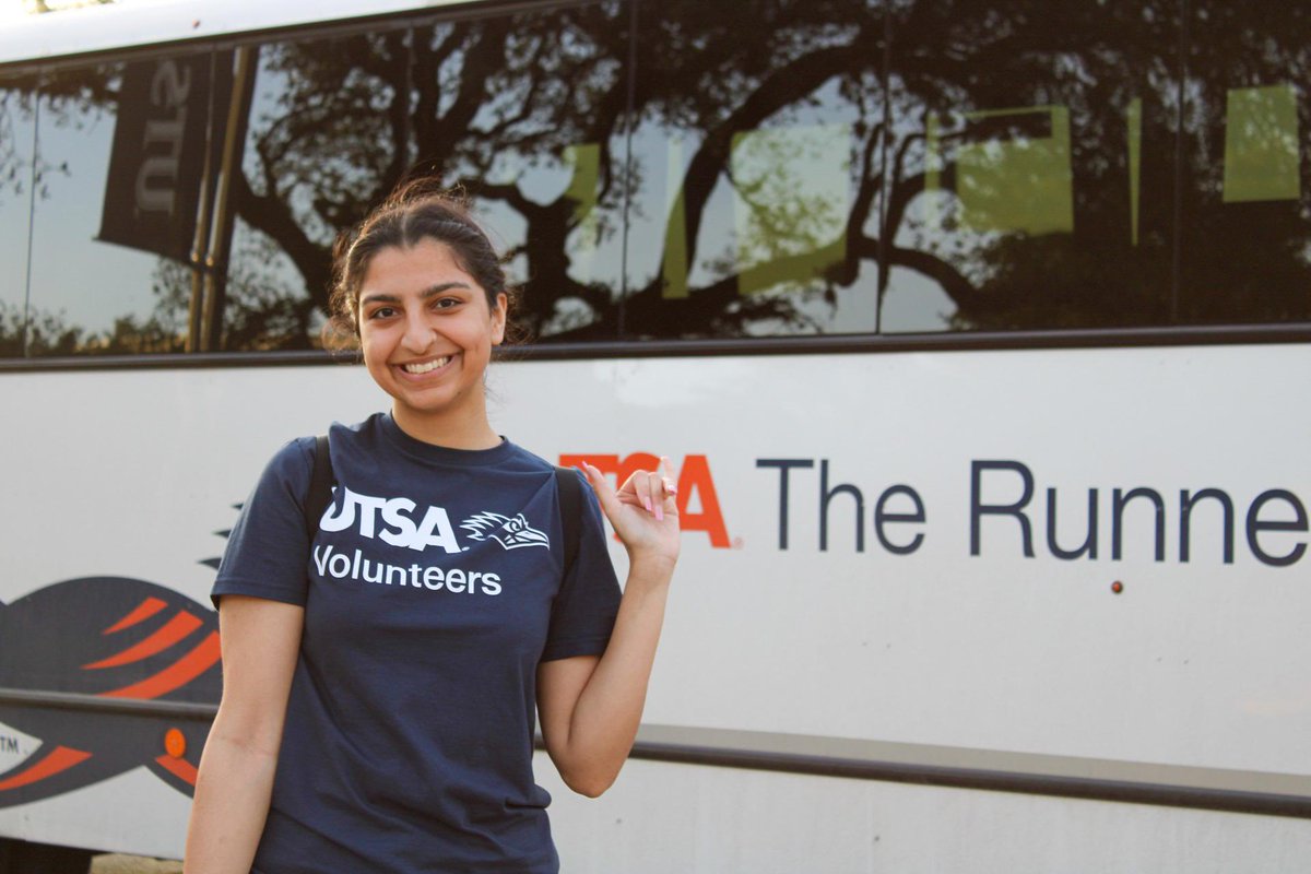UTSA's tweet photo. “We’re all in this together… Every one of us can make a difference by giving back.” ~Beyoncé
#UTSA #UTSADayOfService #BirdsWhoServe @UTSAStudents @UTSAAlumni https://t.co/QYQyk9AWly