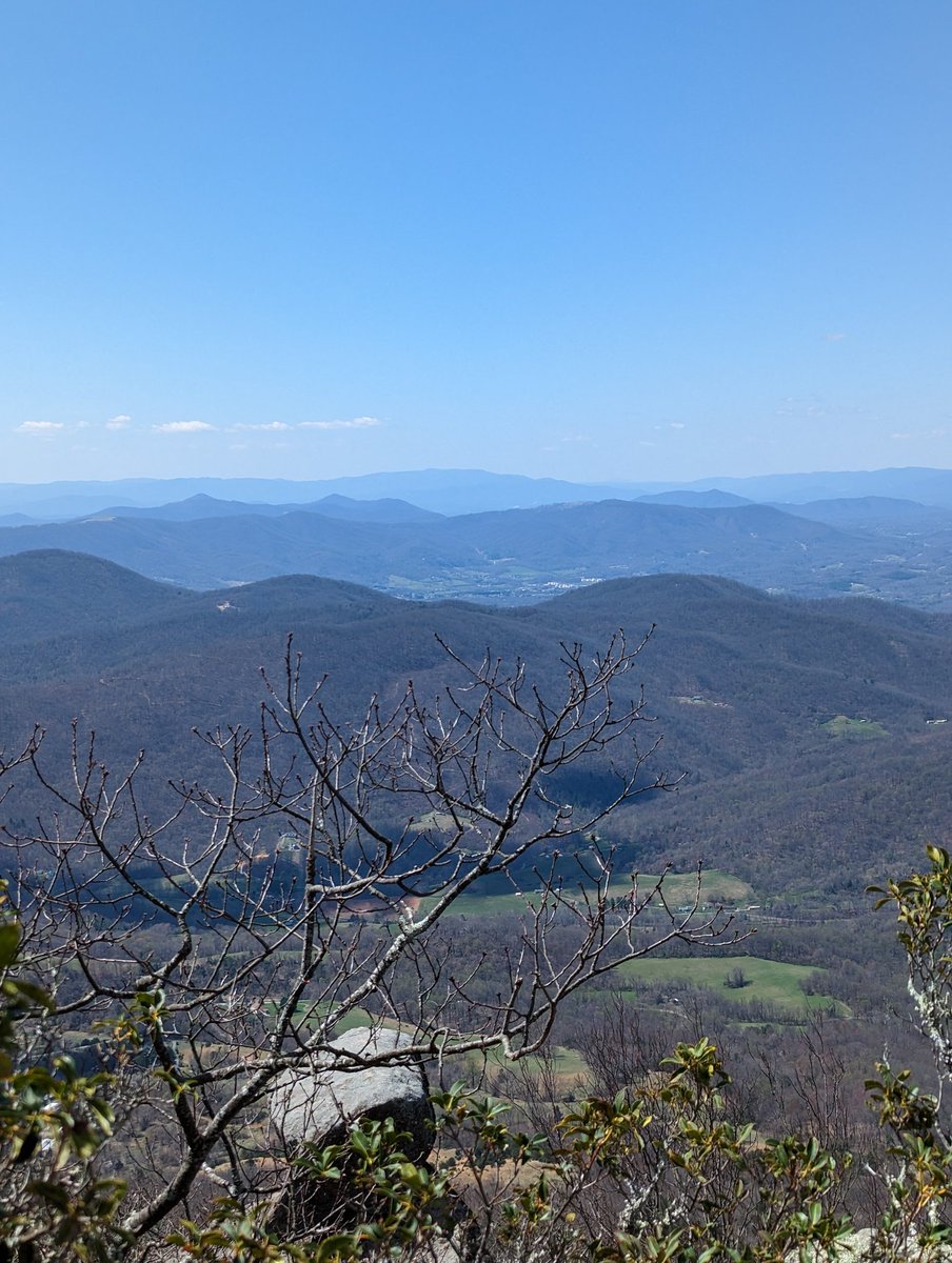 OrlowskiTweets's tweet photo. Wonderful Spring Break hike at the #PeaksofOtter on the #SharpTopTrail this past week! #BlueRidgeParkway #Virginia #mountains #hiking https://t.co/35O6G4VyFc