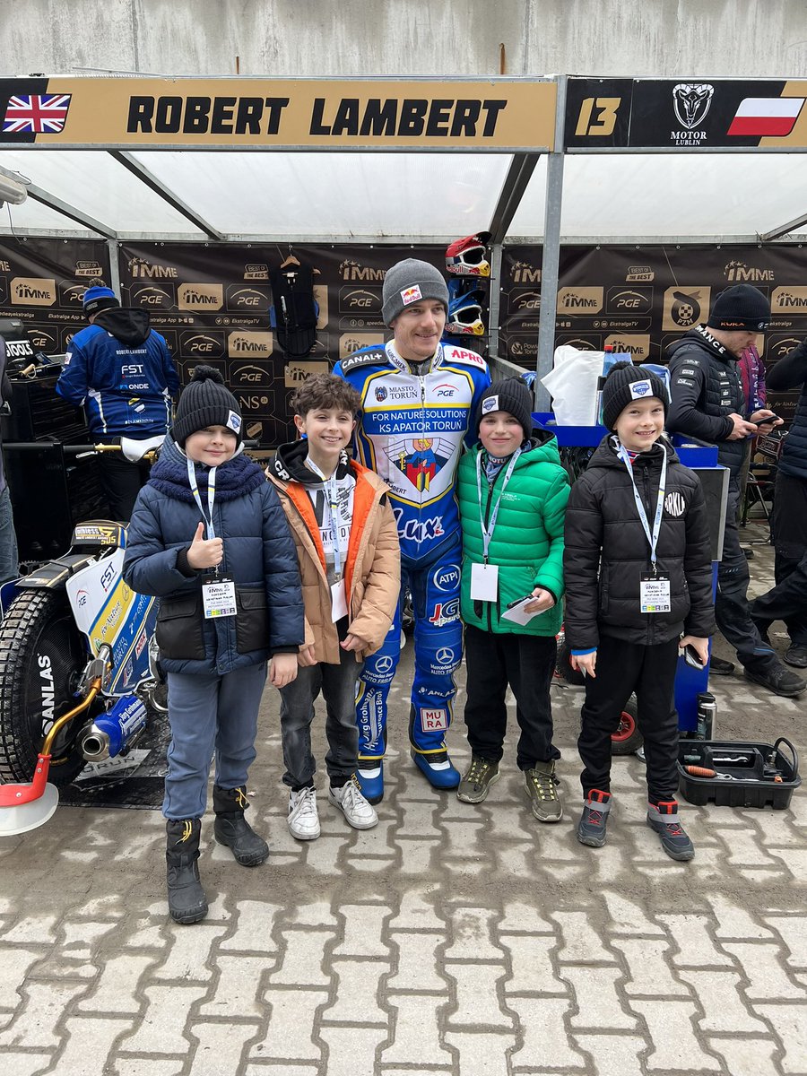 aswybrzeze's tweet photo. Największa atrakcja dla naszych podopiecznych- zobaczyć zawody i najlepszych w parku maszyn☺️🤩 Dziękujemy @EkstraligaTV 🙌🏻🏆
@zmarzlik95 #RobertLambert #AndersThomsen @gdansk https://t.co/qihXwSUPUV