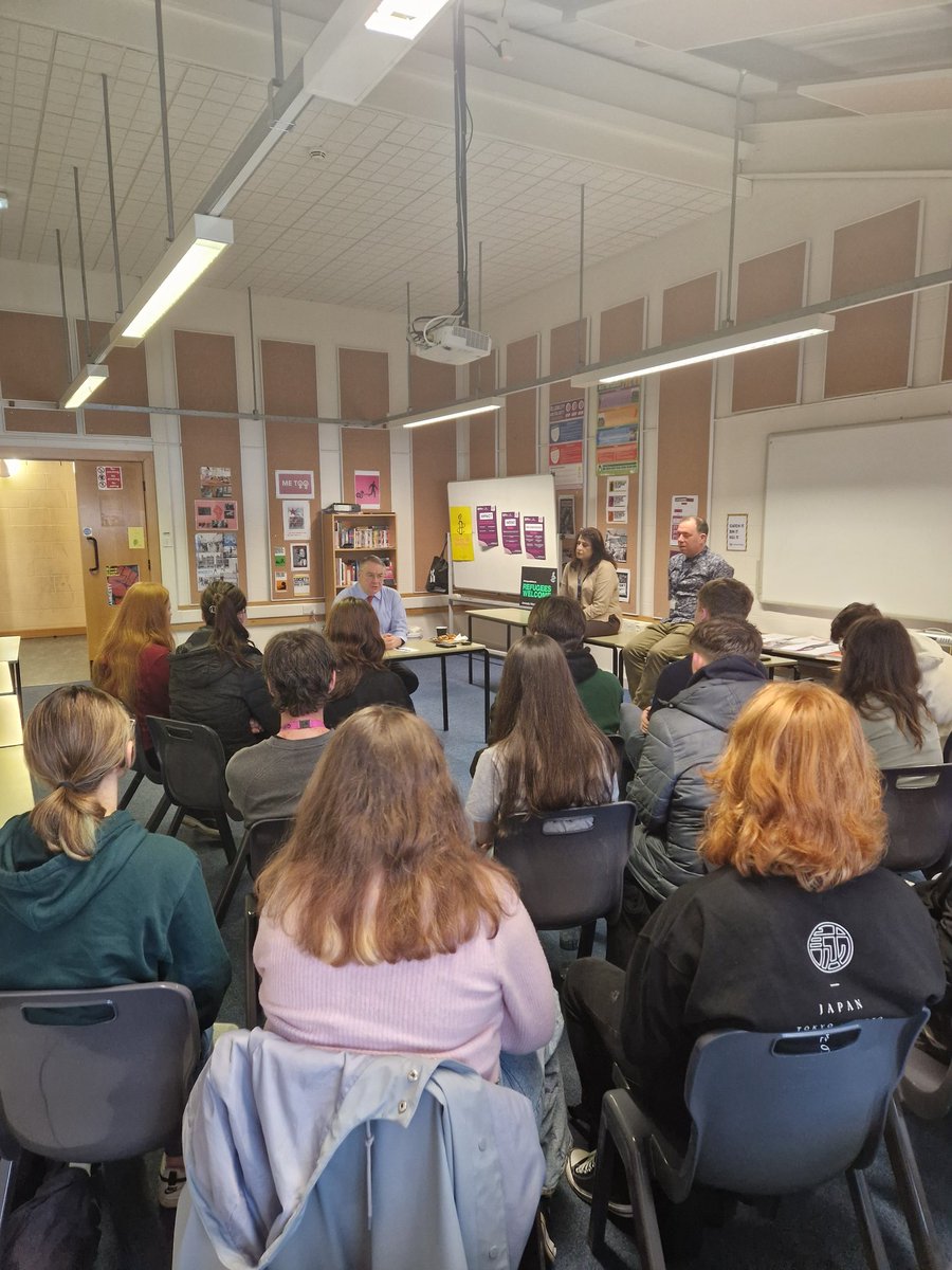 Queen Alex 6th Form tweet media