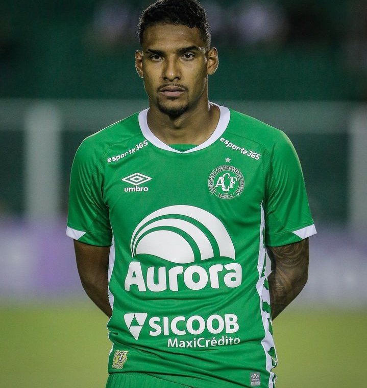 Esseefera's tweet photo. Kevin - Lateral Esquerdo Chapecoense 23 Anos 

Kevin realizou 10 jogos, marcou 1 gol e teve uma assistência, jogador de bom perfilamento corporal, bom domínio orientado, boa mentalidade zonal, bom passe de retorno, qualidade na antecipação, boa condução no último terço. https://t.co/akbrNzTjVY