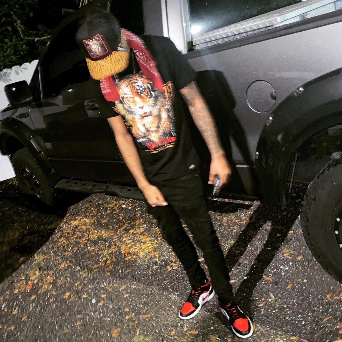 _iamjgolden's tweet photo. Get on a flight come back the same night with them bitches 💰🩸……#IamJGolden https://t.co/r8aBCsGedK