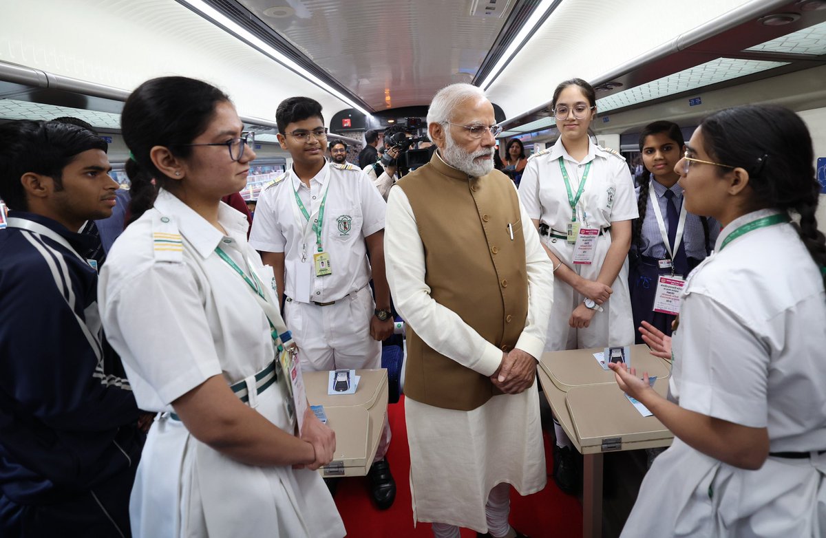 narendramodi's tweet image. Flagged off the Vande Bharat Express connecting MP with Delhi.