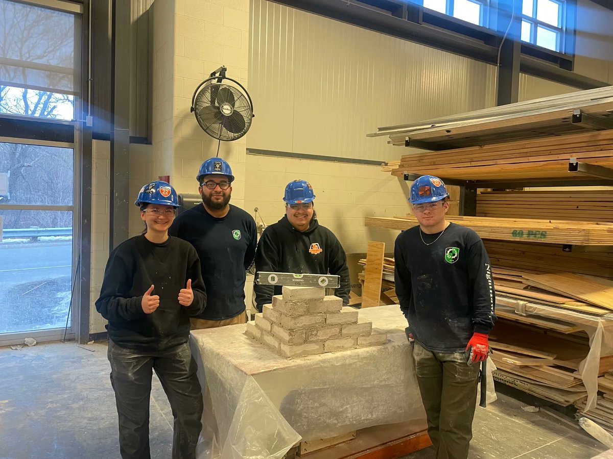EssexNorthShore's tweet photo. Our NightHawks Adult Education Construction Craft Laborer students are learning proper scaffolding setup, concrete leveling, and jackhammering that will prepare them for the construction field! This program is supported by the Local 22!
#NightHawksAdultEducationProgram
#Local22 https://t.co/g2QSGqfH7d