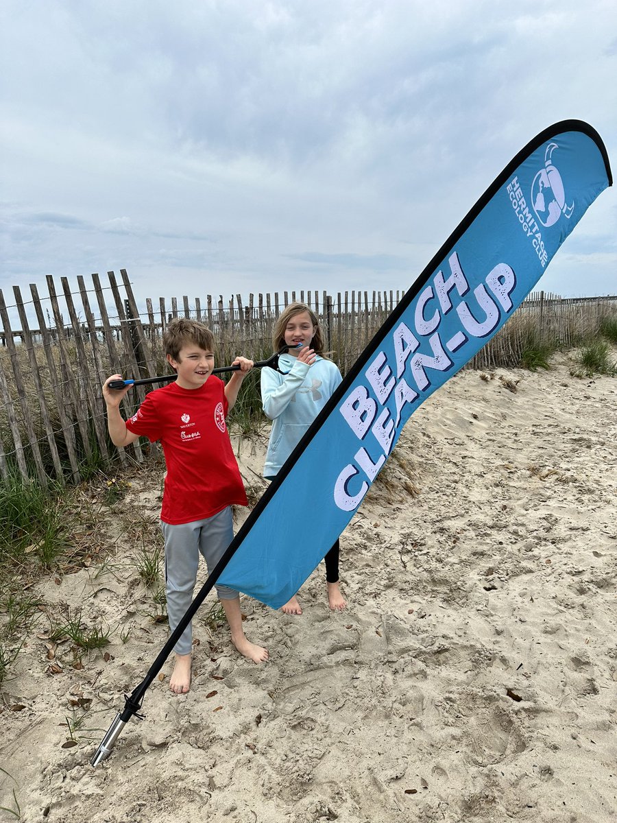 EcoHermitage's tweet photo. #60minutebeachcleanup #BeAViking @HESVBVikings @vbschools @SurfriderVA
It was quite breezy at Chickβs Beach this morning, but we managed to pick up 32 pounds of trash! Way to go Vikings!πππ https://t.co/uvp2xT9Ahg