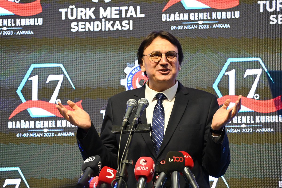 Türkiye'nin dörtbir yanından gelerek bizleri destekleyen Genel Kurul delegelerimiz başta olmak üzere, kurulumuzu onurlandıran tüm misafirlerimize sonsuz teşekkür ederim.