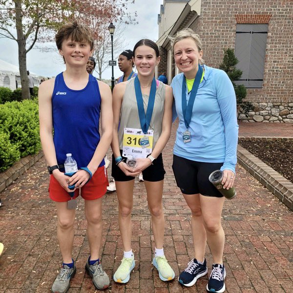 MrsHarrisGCPS's tweet photo. Victory at Yorktown 5k and 10k this morning. I ended up 4th female overall in the 5k and ran into some students who killed it in the 10k! Nice race, even in the wind! #GMSWellness https://t.co/Y1Aa9wl175