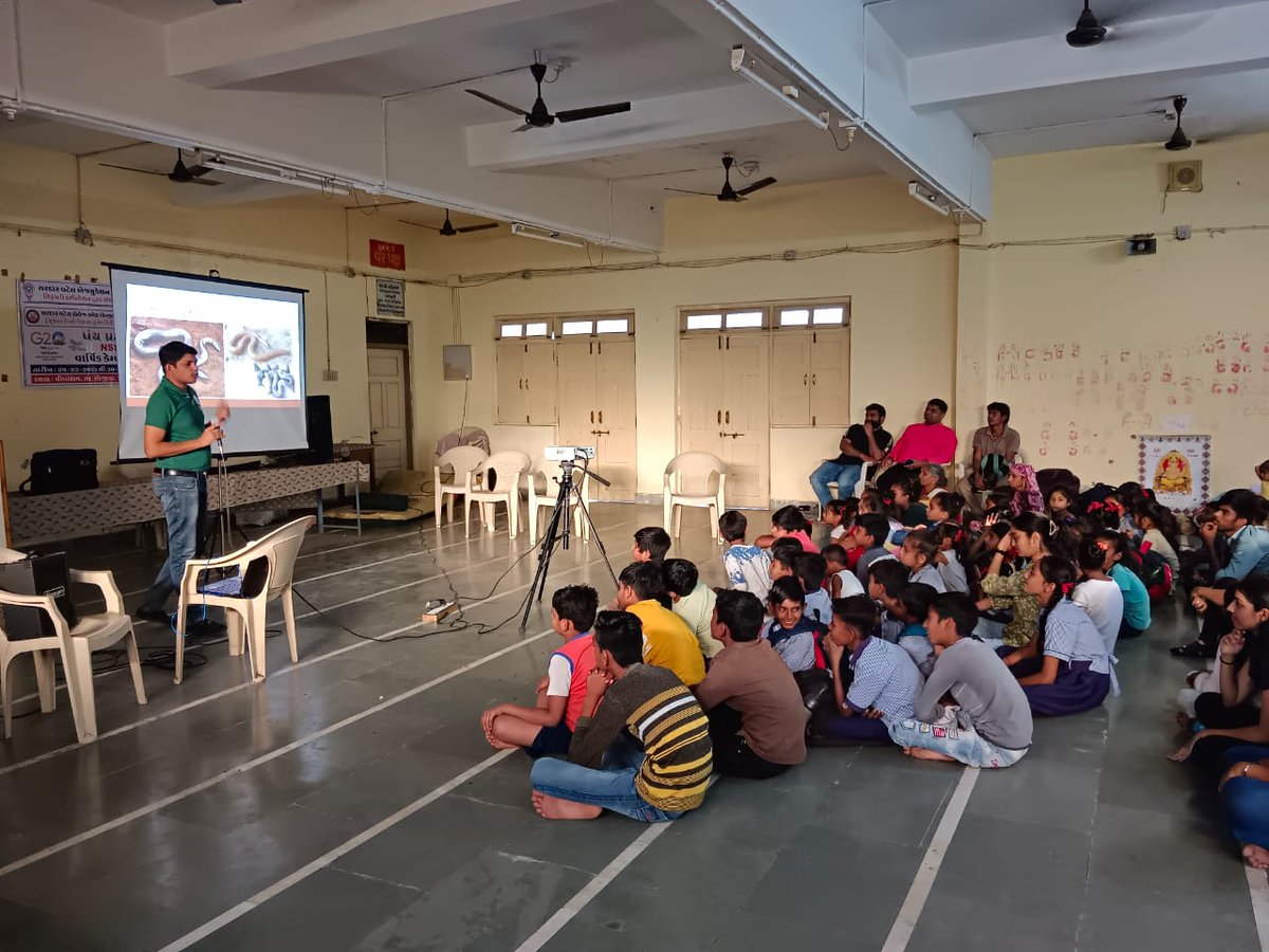 vncindia's tweet photo. #vncusa #vncindia #vncteam #vnc #snake #snakebites #reptile #education #workshop #volunteer #college #school #village #sparrow #nest #distribution #awareness #conservation #participation #organisation #youth #photography #video #nature #wildlifetrust #trustofindia #animal #bird https://t.co/cqySJwG2DC