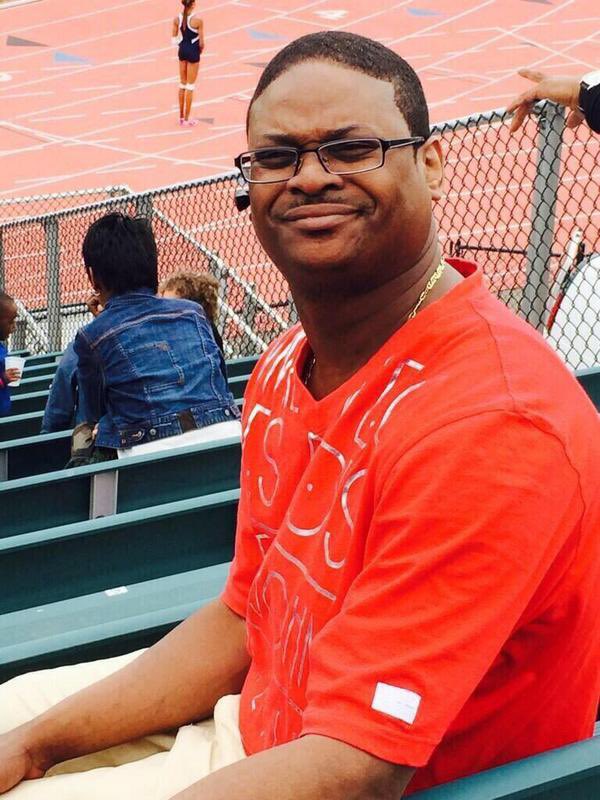 rodwyla's tweet photo. Me looking at niggas with 236 followers and a blue check https://t.co/9EVsUBaYnf