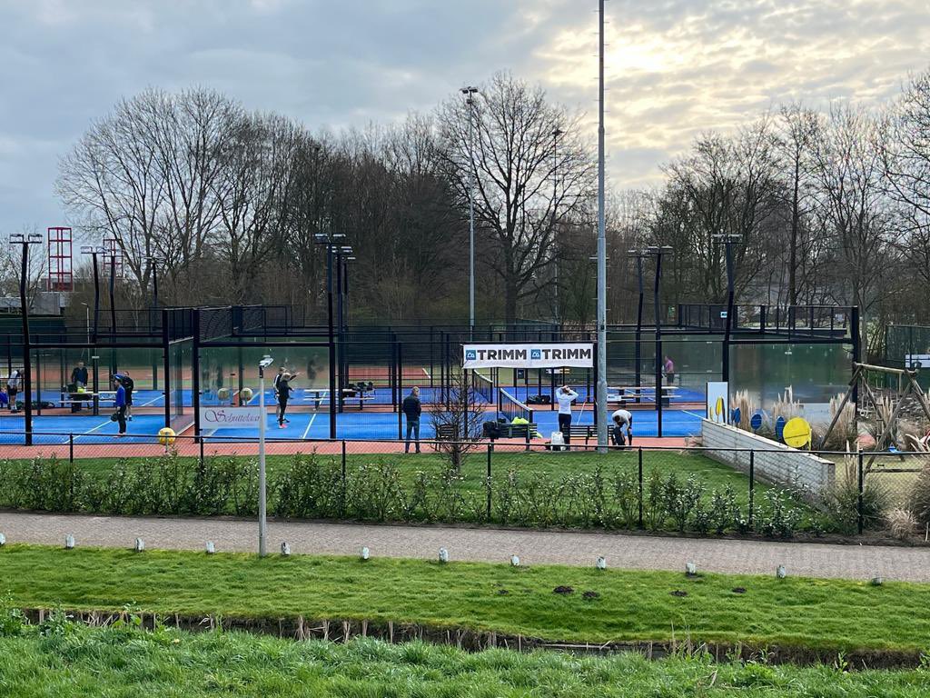 Morgen is de finaledag van de Overijsselse Padelkampioenschappen! Kom je ook? Het zonnetje belooft ook te komen 🎾☀️ bekijk hier de wedstrijdplanning: mijnknltb.toernooi.nl/tournament/870…
