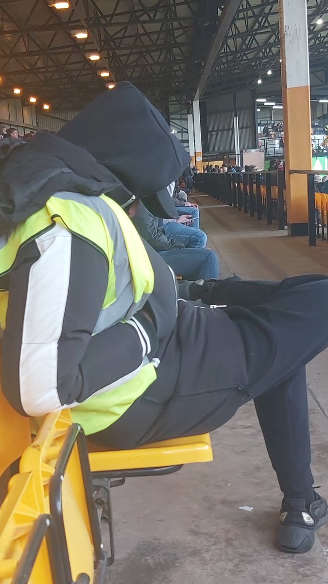 TwistedmindPhot's tweet photo. Do we wake the steward up ? Been asleep most of the first half @PhilJBowers ๐๐ #portvale #shouldbeworking https://t.co/A6XV3gfGXZ