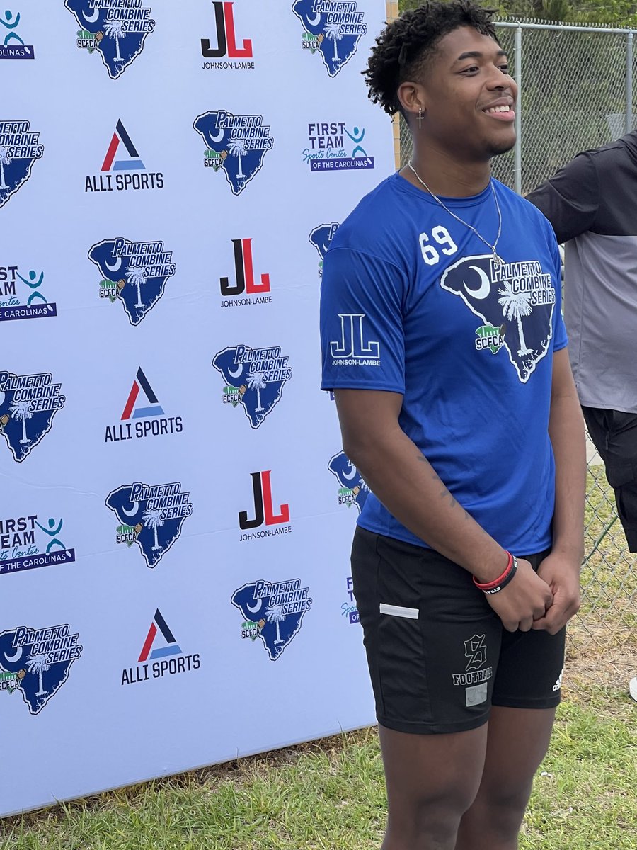 JohnsonLambe's tweet photo. JL and ⁦@Pro_GearSports⁩ covering the Carolinas today ⁦@PackFootball⁩ clinic and ⁦@Palmetto_Series⁩ #bestworkwiththebest https://t.co/Yk81fiqFyM