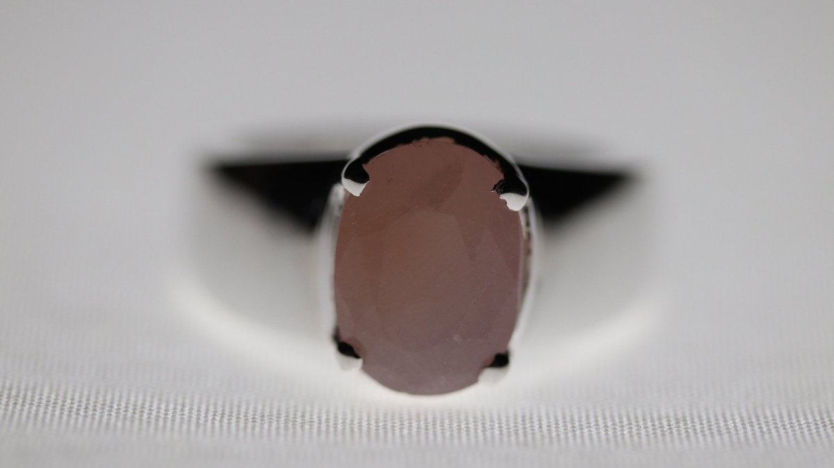 aizagems's tweet photo. Rare pink Ceylon Sapphire ring, 100% pure silver ring, 100% hand made ring.
weight, 14g   price, 38,000Rs
Stone weight, 6cts https://t.co/jzQ7rtVmS9