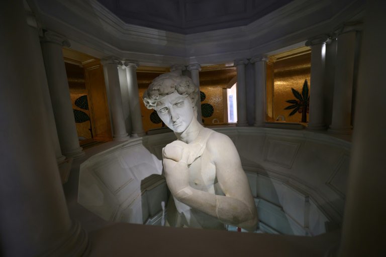 RTL Today: Your Voice: Let common sense be your guide
Charlotte de Vreeze-Nauta is of the impression society is increasingly lacking common sense, referring to nude art being treated as pornography at schools. today.rtl.lu/your-luxembour…