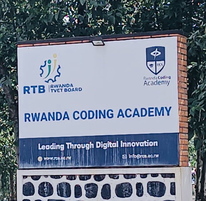 AkezaGermaine's tweet photo. STEM #Girls Bootcamp!
National STEM/ICT Mentorship training camp for girls in high schools, northern and western Rwanda 🇷🇼, is happening #RwandaCodingAcademy !
Theme: “Close #digital devide: ensuring gender transformative digital skills eduction for #women and girls”
@Rwanda_Edu https://t.co/IJiFPelslN