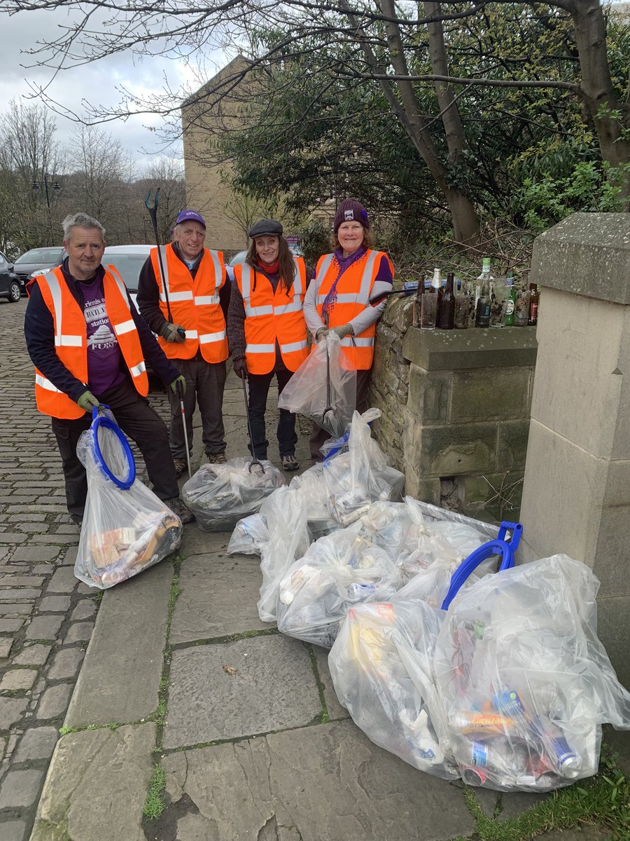 FOBS_Batley's tweet image. Productive morning with @FOBS_Batley on Station Road #GreatBritishSpringClean #KeepBritainTidy It’s shocking to how much litter has just been thrown into shrubberies. Cans, plastic bottles, glass bottles &amp;amp; beer glasses! WHY???