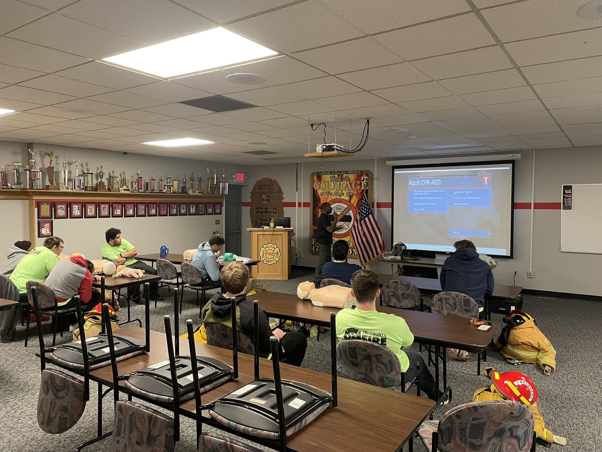 mccfire1's tweet photo. Thanks to @ralstonnefire for hosting this weeks @TriCountyFireNE class! #CPR #stopthebleed #mccfire #mcc #ofd #community #explorers #futurefirefighters https://t.co/Id5fGjuxdB