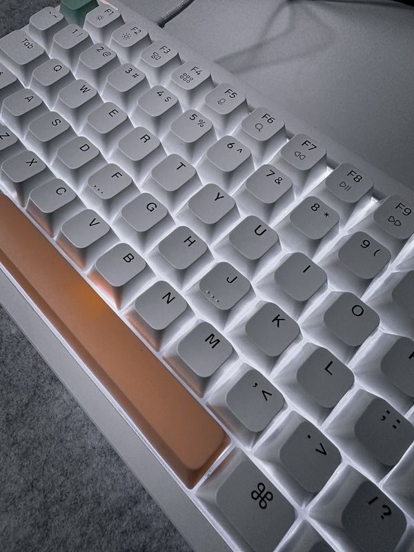 nuphystudio's tweet image. “Experience a stunning keyboard light show that will leave you mesmerized. We can't wait to share it with you!”😍

📸IG: techwithdante

#keyboard #mechanicalkeyboard #rgblighting