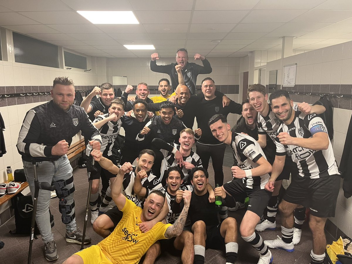 HeraclesFutsal's tweet photo. Heracles Almelo Futsal boekte gisteravond een zeer zakelijke overwinning in de derby tegen Excelsior ’31 uit Rijssen. De ‘burenruzie’ werd verdiend in het voordeel van de Almeloërs beslecht. Na een 1-3 ruststand werd het uiteindelijk 2-6 voor de Almeloërs. ⚫️⚪️ https://t.co/lJ0SgHvnrf