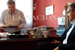 MartnPeiretti1's tweet photo. 🟥⚠️❎ La Policía Científica concluyó en su pericia que los cuadernos no fueron escrito por Centeno, fue una historia inventada. El juez Martínez De Giorgi dice que los cuadernos fueron un invento del periodista Diego Cabot junto con los servicios de inteligencia y Stornelli. https://t.co/eEDcn14nHT