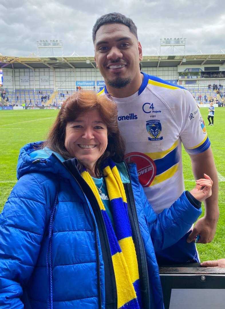 Thanks @MikaeleThomas  for everything! Been a pleasure to watch you mate and good luck to you and your young family for the future! Always a wire hunny!! 💛💙 #Warringtonwolves