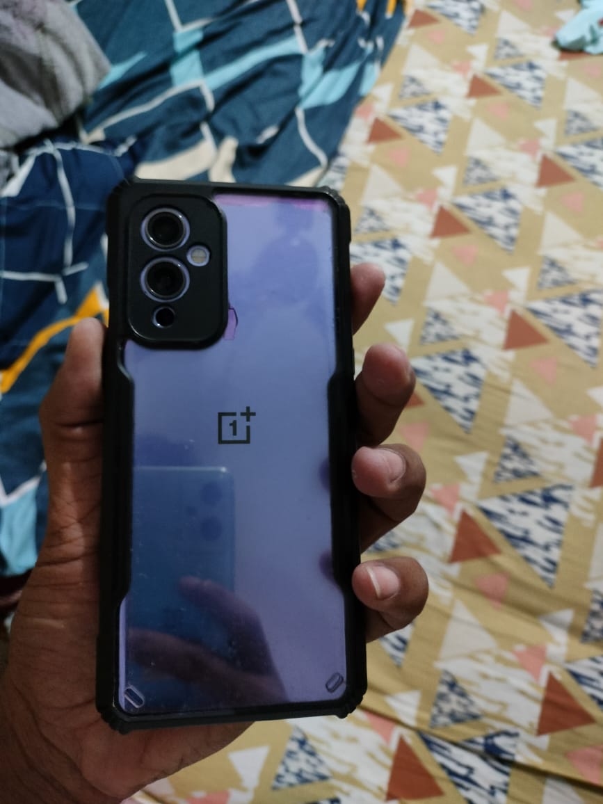 dhanus9999's tweet photo. Without falling or damaging suddenly I got this green line on my one plus 9 overnight. What's the reason behind this and how to rectify it and also it's just a 16 month old phone.
#oneplus9 #greenlineondisplay #greenlineononeplus9 
@oneplus @OnePlus_Support  @OnePlus_IN https://t.co/ejEW7ErMLK