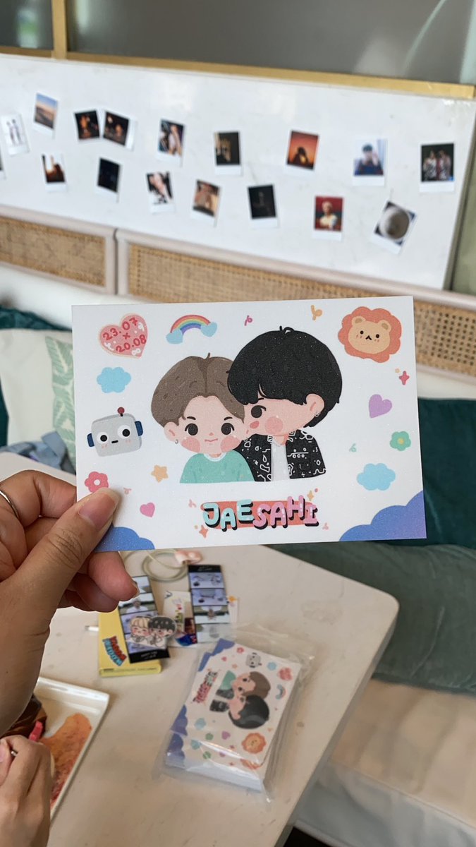 bluepinkca's tweet photo. 𓈒 ✧ᱸ𐬹 giveaway ✧

 . ♡ᱸ TREASURE HELLO TOUR  ♡ᵎ 
⊹  glitter postcard 50 ea ⊹ 
⟣ date : 2 April 23 ˖
⟣ time : tba ˖
ꔛ location : impact arena

#สวัสดีTREASURE_Day3
#TREASURE_hello_in_bangkok #jaesahi #แจซาฮิ https://t.co/QDTuR1tbUq