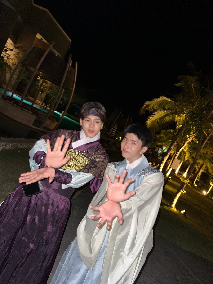 nutanonts_'s tweet photo. ข้าขอแสดงความคอนแกรต สำหรับการสำเร็จวรยุทธของเจ้าศิษโบร๋ เบิ้บบ🤟🏻🎉 https://t.co/qJKaO3oRtB