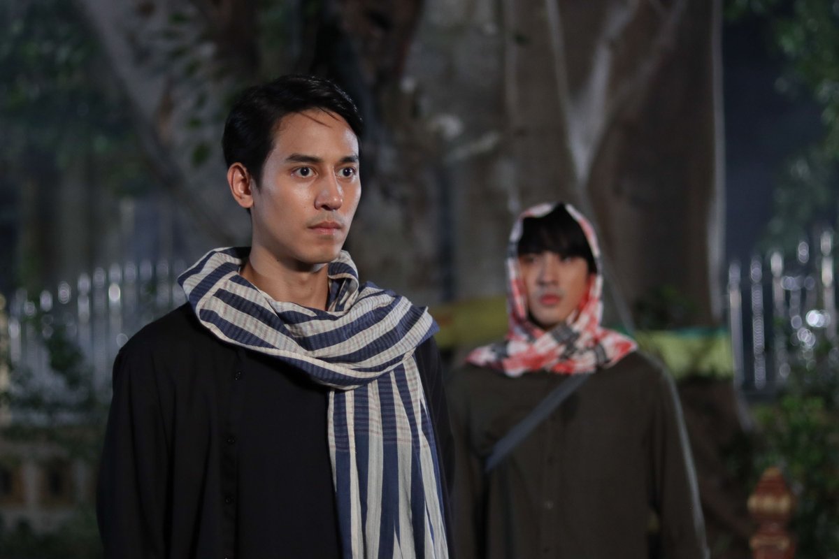 arlongfamily's tweet photo. สร้อยเพชรไปหาบันลือ ยังไงดีเลอสรรเมียจะมีเอี่ยวด้วยมั้ย #เลือดเจ้าพระยาep14 https://t.co/RVL7t8Is94