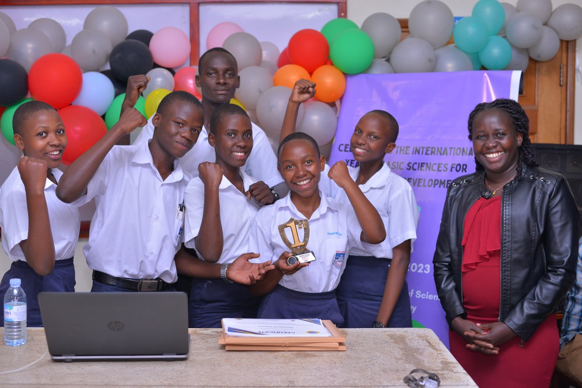 MbararaUST's tweet photo. ๐๐๐๐ซ๐๐ ๐๐๐๐ซ๐ญ ๐๐ ๐๐ฎ๐ฌ๐ก๐๐ง๐ ๐ from Kabwohe-Sheema district emerged winners at this year's maiden Physics Fair held at @MbararaUST
Congratulations
#PHYSICSFAIR
@CamtechUganda
@NITAUganda1
@MoICT_Ug
@Furahaeduc_ini https://t.co/GVHW5WHx9z