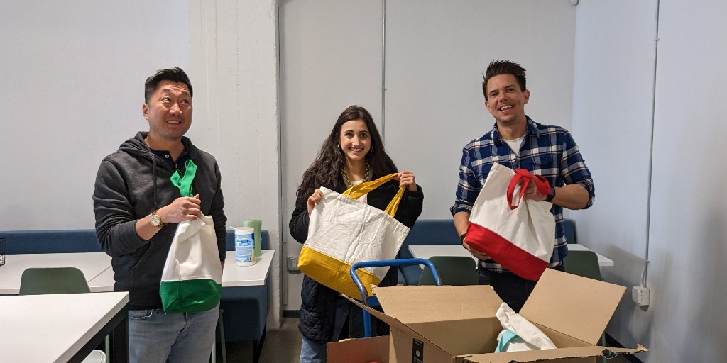 Thank you to the team at <a href="/Adyen/">Adyen</a> for sponsoring, creating, and delivering Spring Break Kits for the students at our Shelter and Transitional Housing programs! Kits were filled with beach towels, sunglasses, bubbles, water bottles, and more 🏖️ Thank you <a href="/Adyen/">Adyen</a> 🧡