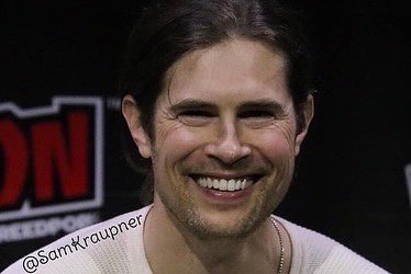 nasabuf's tweet photo. #lovehim #lovethisman #tohearandbeheard #extraordinarilytalented #brilliant #gracious #kind #humble #fun #sexiestmanever, inside/out #mosthandsome #mightyfineman #whataman #davidberry #respected #loved #beloved #bestsmile #thebest credits: @SamKraupner @OutlanderFrance https://t.co/caAFMOht82