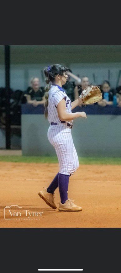 Unity16URye's tweet photo. 2025 Chelsea Regan had another outstanding performance in the circle 🔥🔥🔥🔥 5 innings pitched giving up ZERO runs and only allowing 1 hit . Keep up the great work !!!! https://t.co/P2ZWmq6bjN