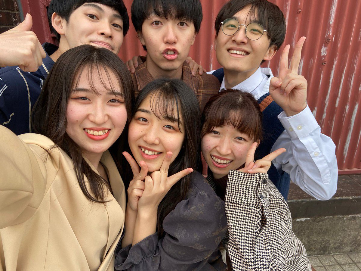 atmark_mam's tweet photo. 〖 卒業しました 〗

先日の卒業式でメンバー6人は
無事大学を卒業致しました！
また、50fesをもちまして
私達の活動は終了となりました。
4年間、本当にありがとうございました🌄

これからは社会人として、
6人それぞれの道で頑張っていきます😌 https://t.co/CmQxoAUl8J