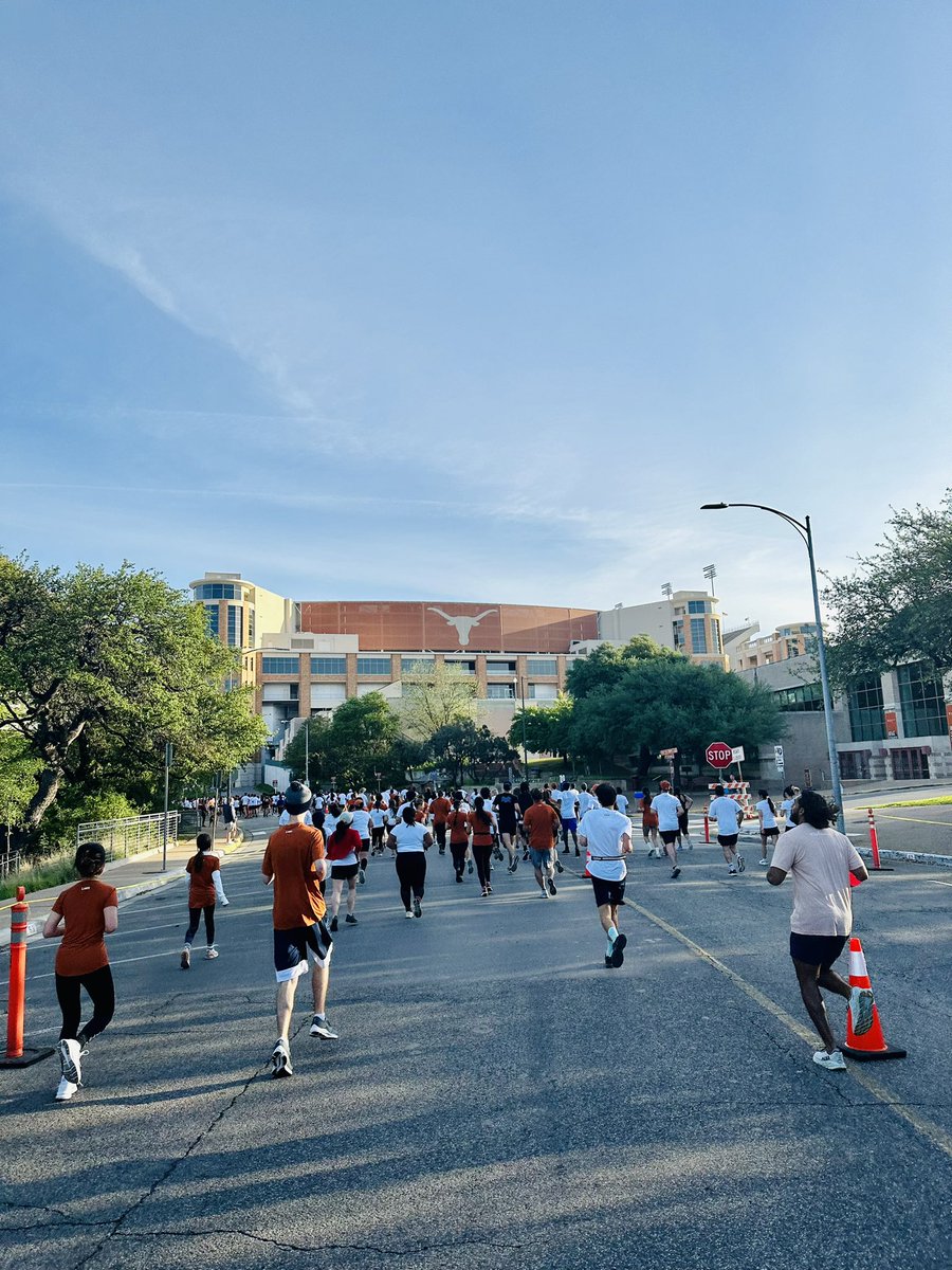 NeerajaJY's tweet photo. #werunut Ran a 5k today!! Nothing like a campus run to infuse the vibrant spirit in you ❤️❤️. It was so great to see all the runners in waves of white and orange this morning!! My first 5k postpartum too :). @utexasece @UTAustin https://t.co/o1fJ3mHBz5