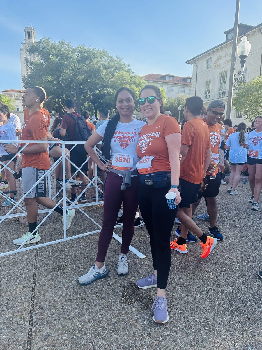 NeerajaJY's tweet photo. #werunut Ran a 5k today!! Nothing like a campus run to infuse the vibrant spirit in you ❤️❤️. It was so great to see all the runners in waves of white and orange this morning!! My first 5k postpartum too :). @utexasece @UTAustin https://t.co/o1fJ3mHBz5
