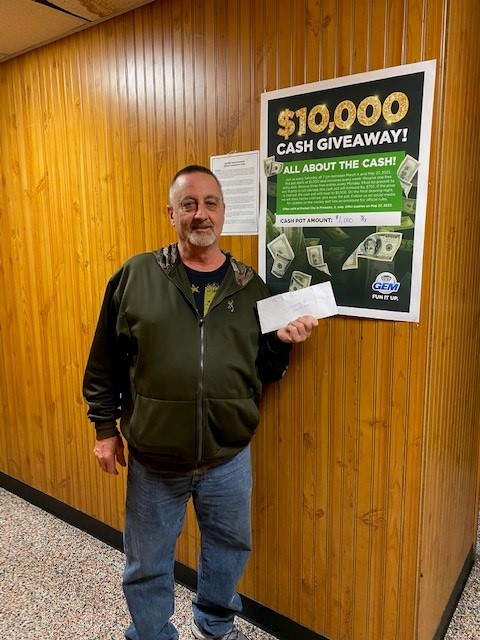 GEMGamingLLC's tweet photo. Pretzel City Pub in Freeport is rockin' the cash again tonight! The drawing is at 7PM, & $1,000 in CASH is up for grabs! You must be present to win, so get on in here! Will you be next? #LongMoney https://t.co/zK2G0Bidco