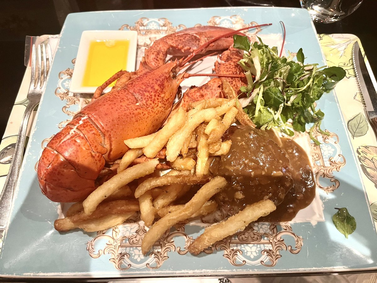 David62962012's tweet photo. My favorite food! Enjoyed the lobster and steak today, it was really delicious! https://t.co/ME8ziGiBOr