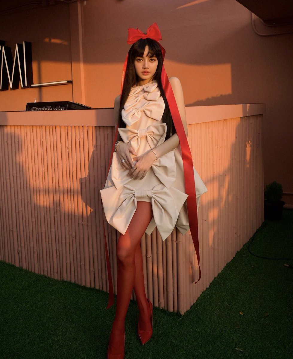 The most beautiful gift 😳

#LISA #LALISA #MONEY #SG