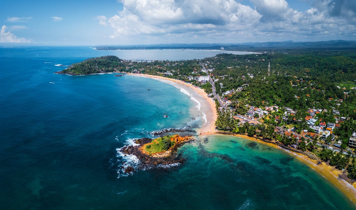 NomadsViajes's tweet photo. Además, no suele estar muy frecuentada, lo que la convierte en una de las playas más tranquilas de la zona 🐚

¿Quieres venir a descubrirla? 😘

#NomadsViajes #Wanderlust #Viajar #SriLanka #Playa #Mirissa #DatosPrácticos https://t.co/BUtaWZHxwG