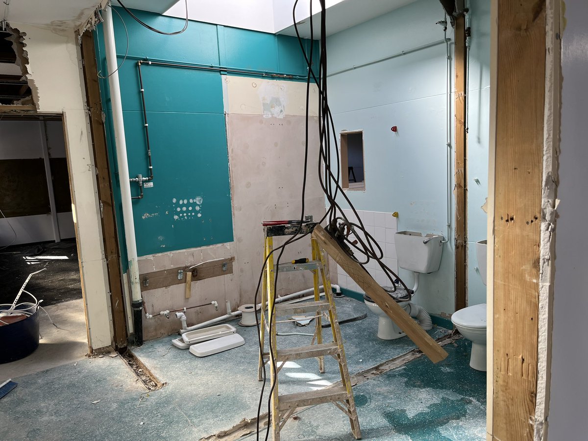 CastlewayEYFS's tweet image. First official day of the Easter break and our nursery is unrecognisable already! We’re so excited for our brand new, fully refurbished Nursery provision! Keep your eyes on our social media accounts for updates over the coming weeks. #WeAreGrowing #WeAreChanging #WeAreCastleway