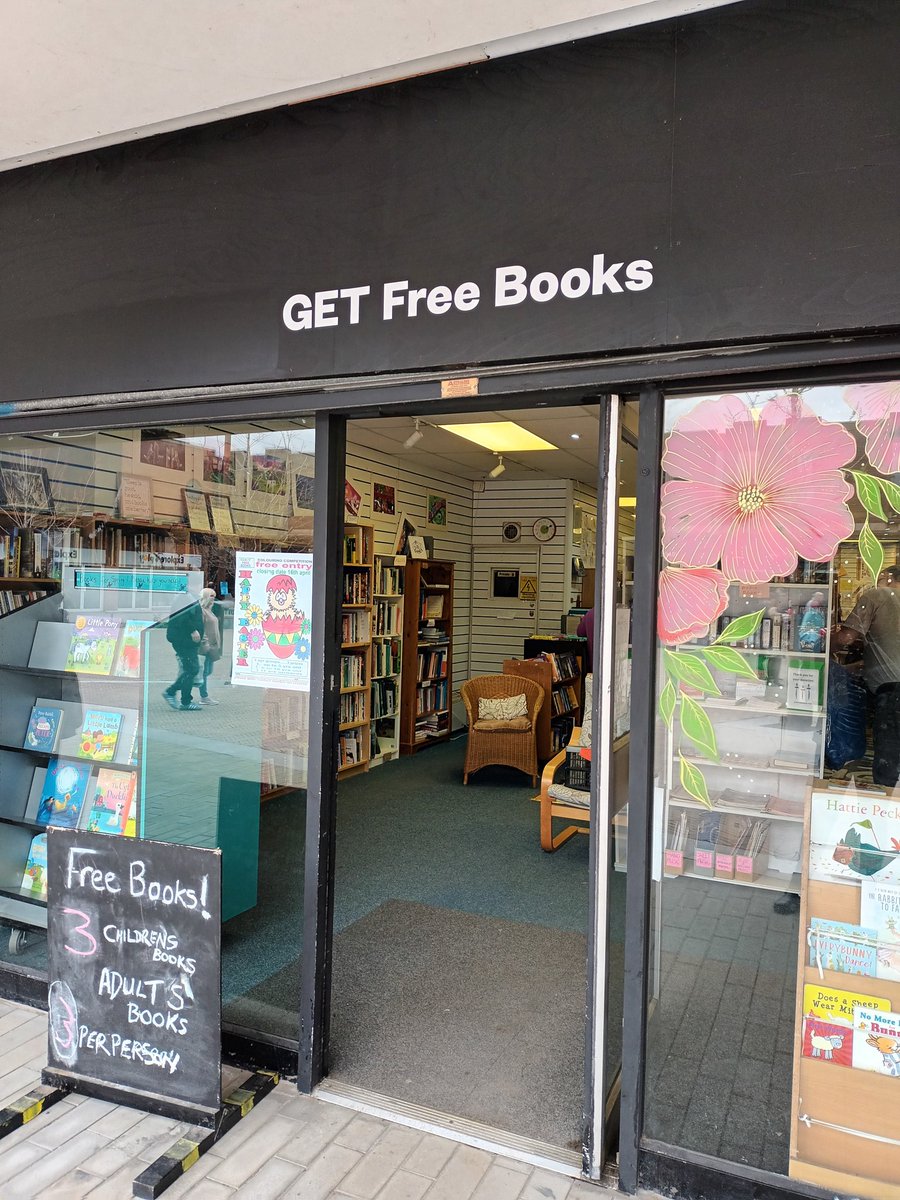 CanonSladeLib's tweet photo. An amazing initiative in Sale town centre. Picked up a couple of books for school. #lovereading #lovesharing https://t.co/VWsmD9rgTV
