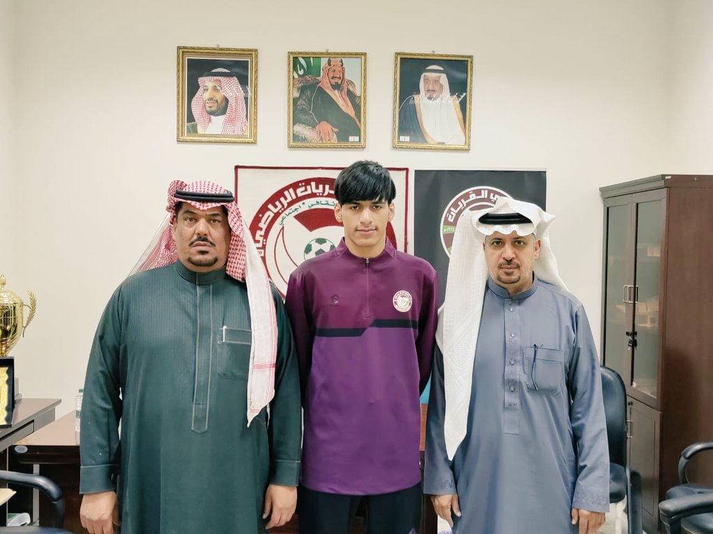 شراري القريات ينظم للمنتخب أنظم لاعب النادي لكرة الطائره اللاعب عبدالعزيز صالح الحوران الى معسكر منتخب البراعم المقام بمدينة الخبر خلال الفتره من 11-26/ 9/ 1444هـ 
وتمنى رئيس مجلس الإدارة الأستاذ سالم الزيد التوفيق للاعب مع دعمه بكل امكانيات النادي