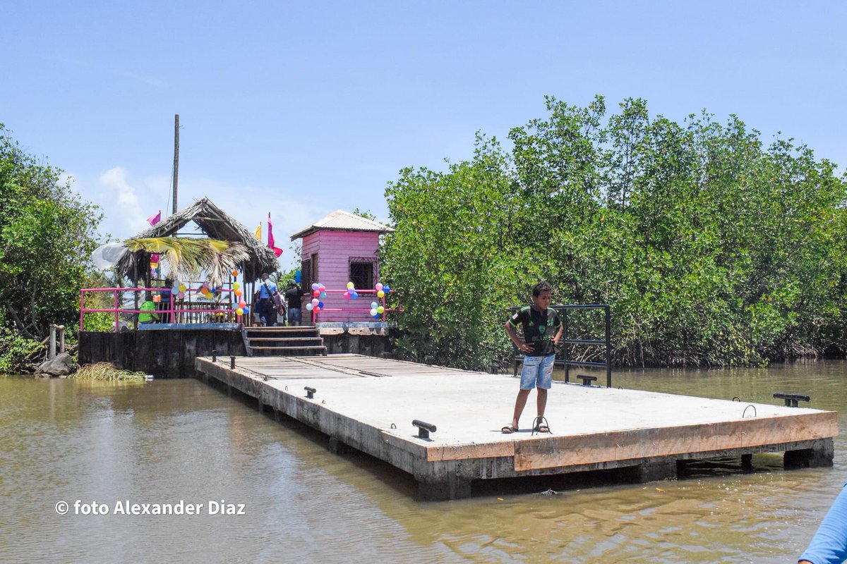 CarazoRevolucio's tweet photo. #Nicaragua
Autoridades Municipales de la Alcaldía de #Bluefields en el #CaribeSur Inaugura las mejoras realizadas al muelle ubicado en la Playa de el Puerto #ElBluff para brindar mayor seguridad al tránsito por la zona de los veraneantes
#UnidosEnVictorias #OfensivaMoral https://t.co/x503TgTEDz